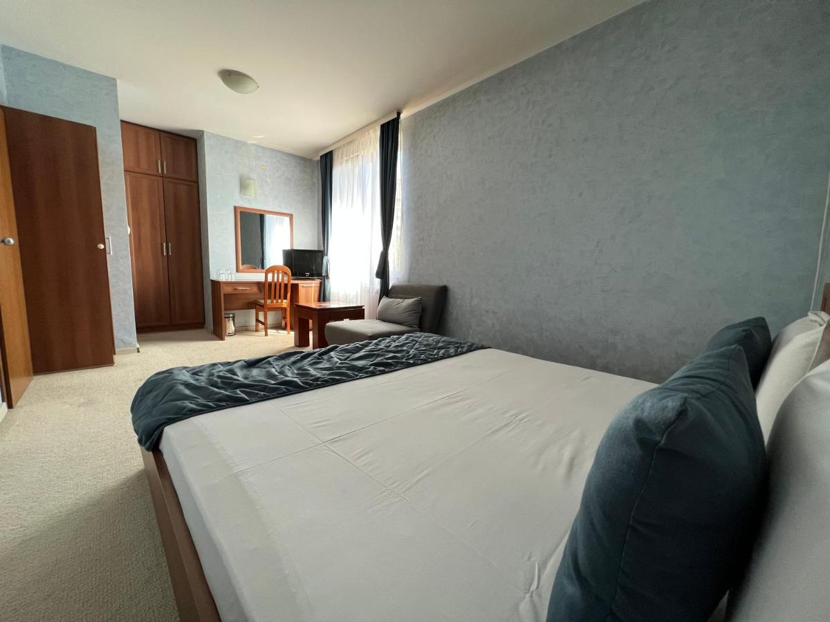 Family Hotel 007 Sofia Ngoại thất bức ảnh